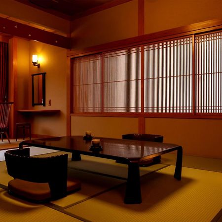 Sanrakuen Hotel Tonami Bagian luar foto