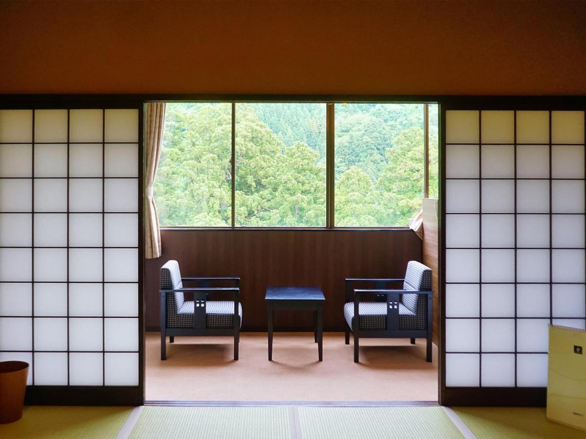 Sanrakuen Hotel Tonami Bagian luar foto