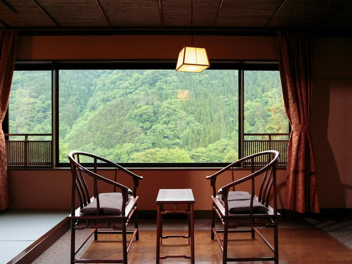 Sanrakuen Hotel Tonami Bagian luar foto