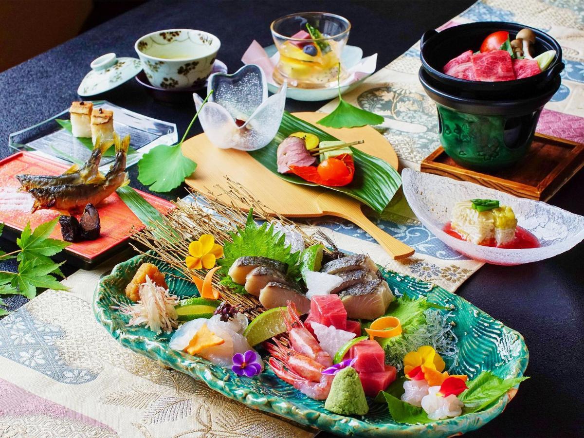 Sanrakuen Hotel Tonami Bagian luar foto