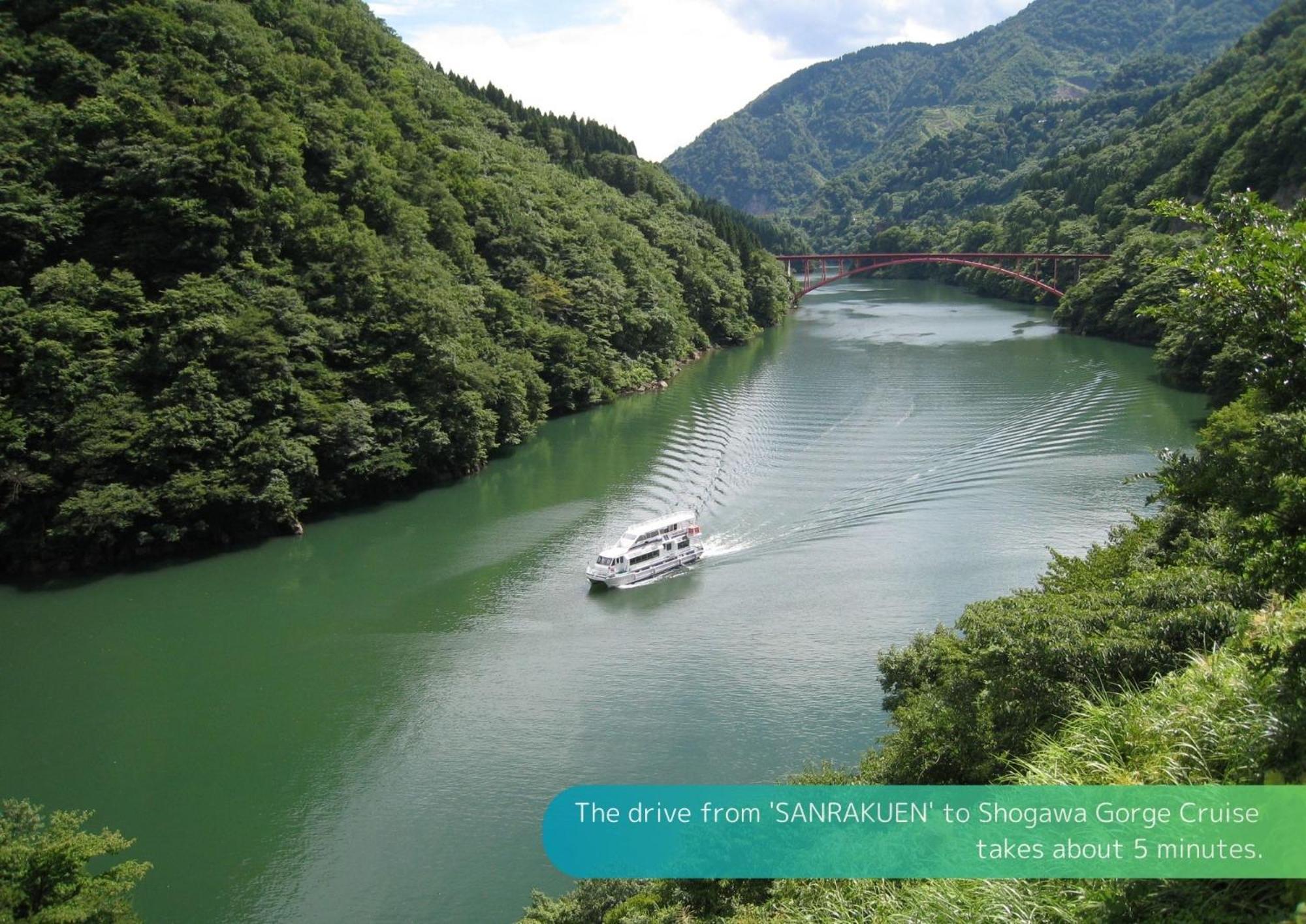 Sanrakuen Hotel Tonami Bagian luar foto