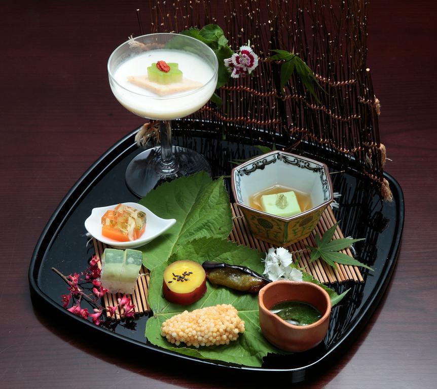 Sanrakuen Hotel Tonami Bagian luar foto