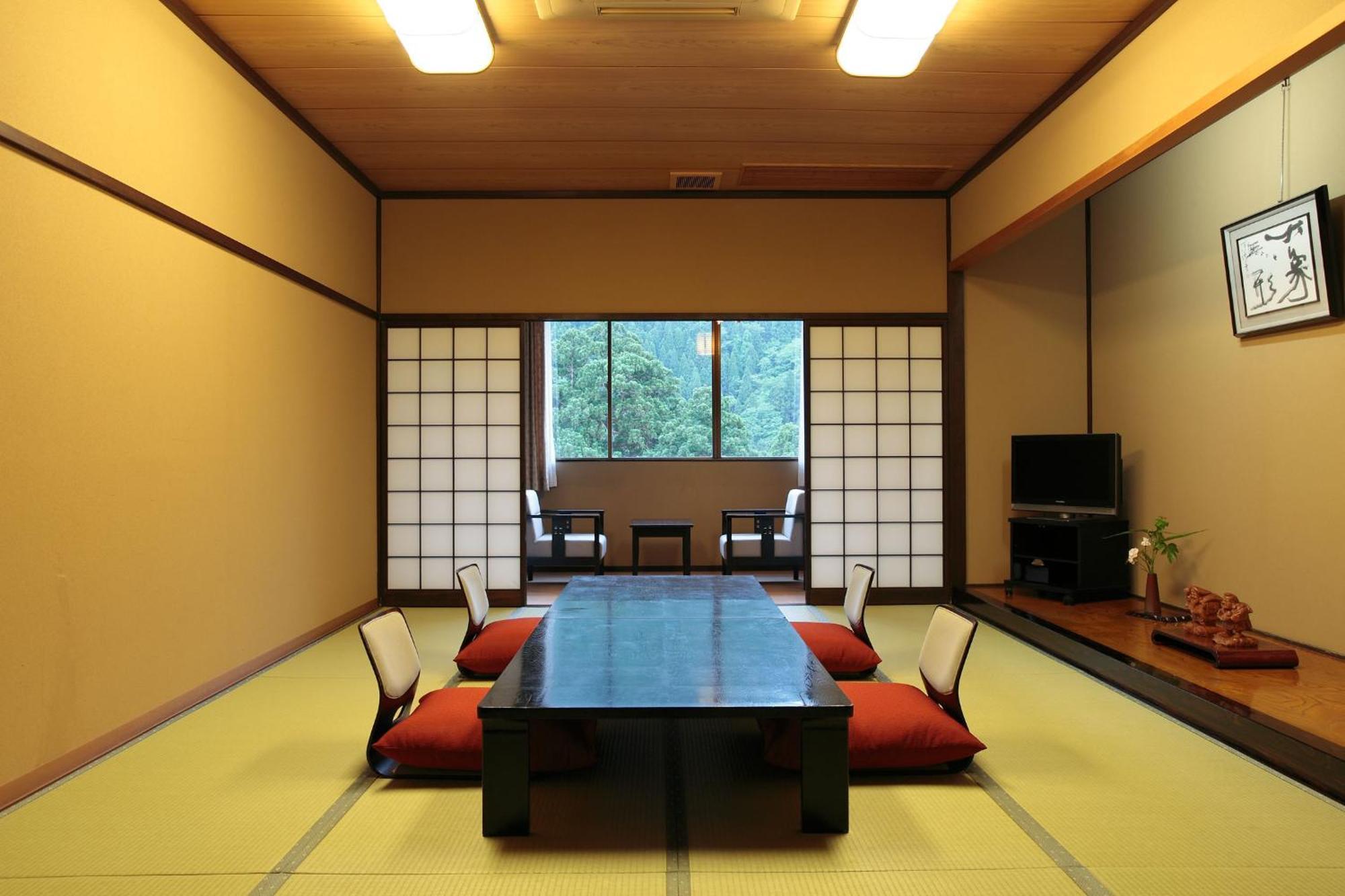Sanrakuen Hotel Tonami Ruang foto