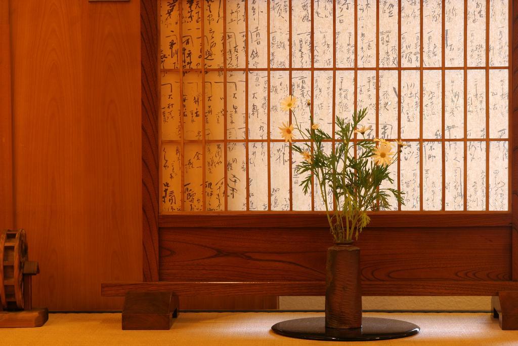 Sanrakuen Hotel Tonami Ruang foto
