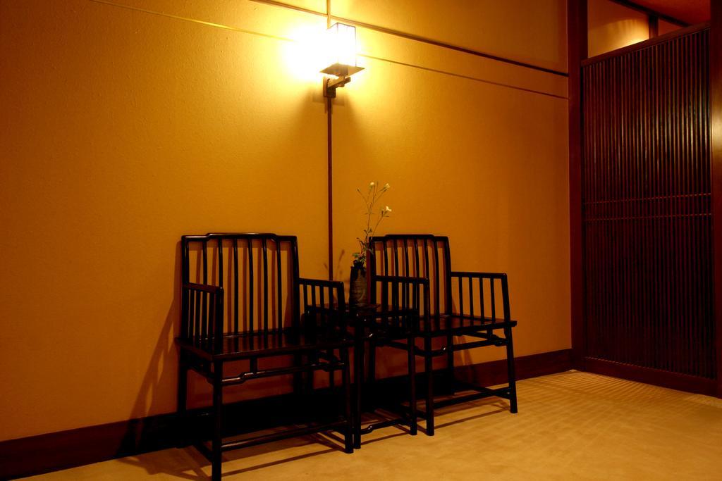 Sanrakuen Hotel Tonami Bagian luar foto
