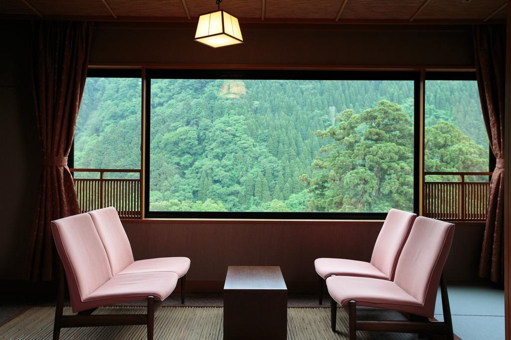 Sanrakuen Hotel Tonami Bagian luar foto
